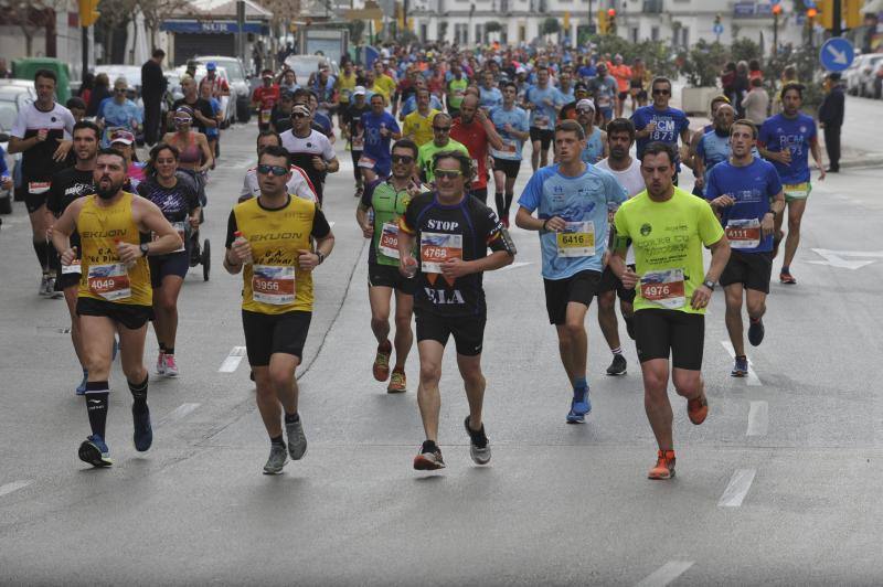 Más de 7.500 corredores participan en la 29ª edición de la Media Maratón Ciudad de Málaga.