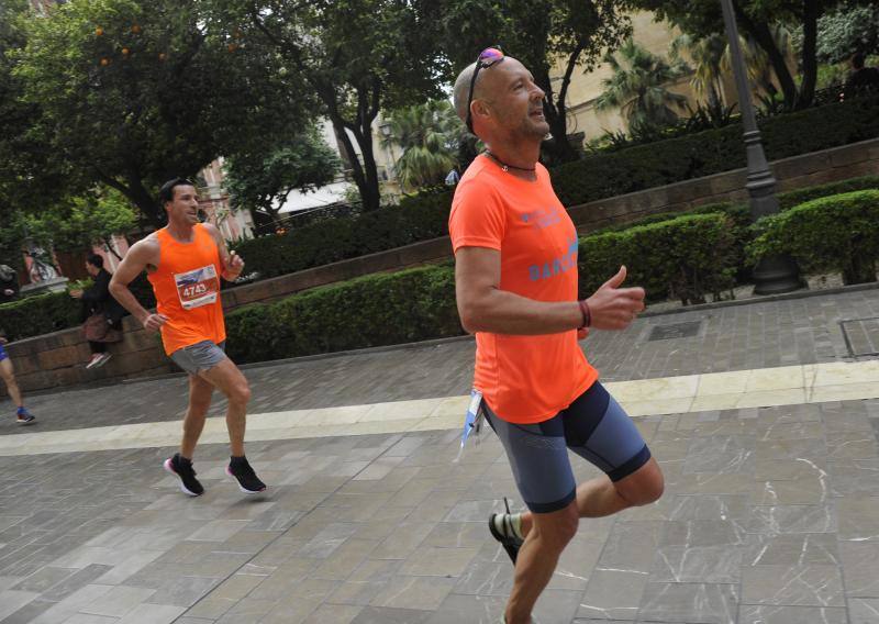 Más de 7.500 corredores participan en la 29ª edición de la Media Maratón Ciudad de Málaga.