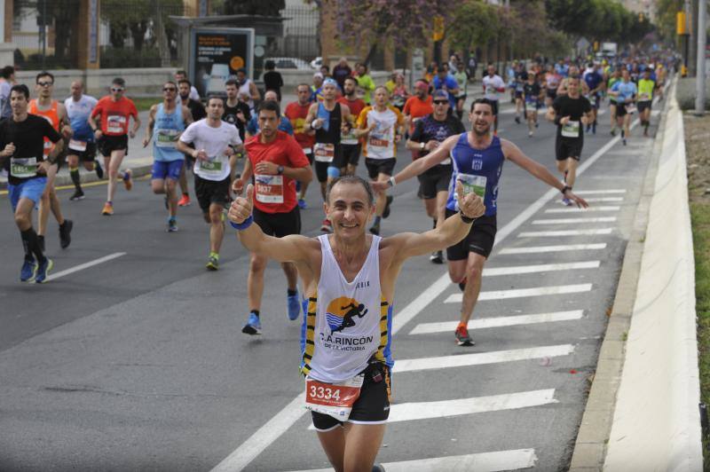 Más de 7.500 corredores participan en la 29ª edición de la Media Maratón Ciudad de Málaga.