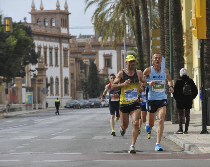 Más de 7.500 corredores participan en la 29ª edición de la Media Maratón Ciudad de Málaga.