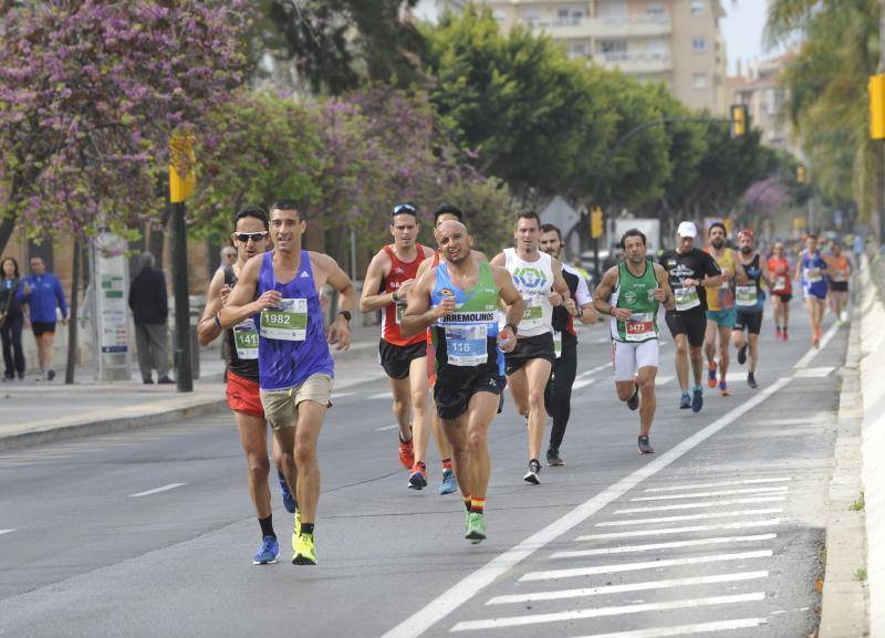 Más de 7.500 corredores participan en la 29ª edición de la Media Maratón Ciudad de Málaga.