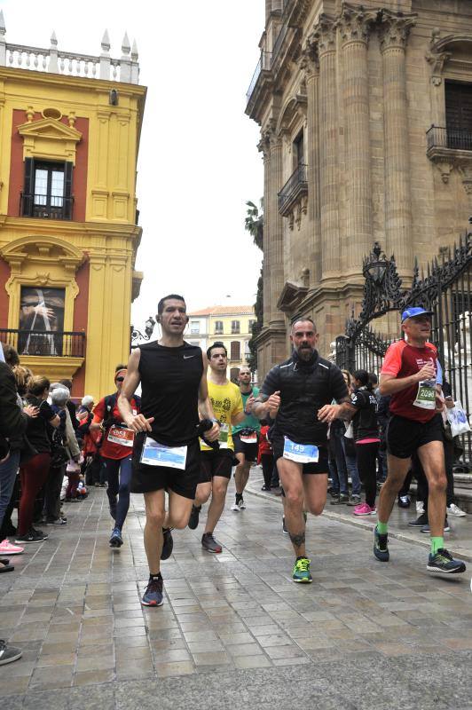 Más de 7.500 corredores participan en la 29ª edición de la Media Maratón Ciudad de Málaga.