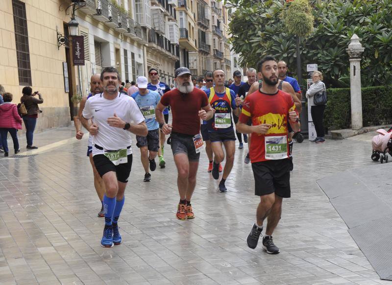 Más de 7.500 corredores participan en la 29ª edición de la Media Maratón Ciudad de Málaga.
