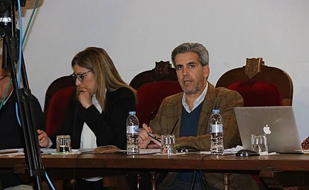 El portavoz del PP, Antonio Arenas, anoche. 