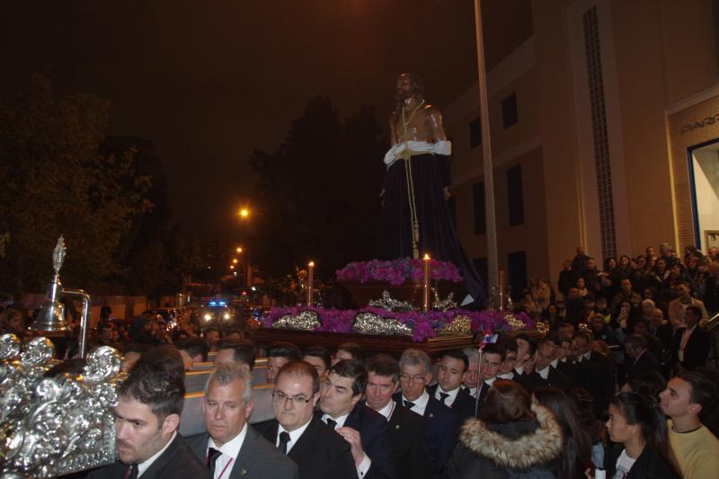 El mes de marzo se cierra con cinco cortejos con nazarenos y el vía crucis del Santo Suplicio, que recorren el Centro Histórico y los barrios de La Trinidad, El Palo, Pedregalejo y Huelin