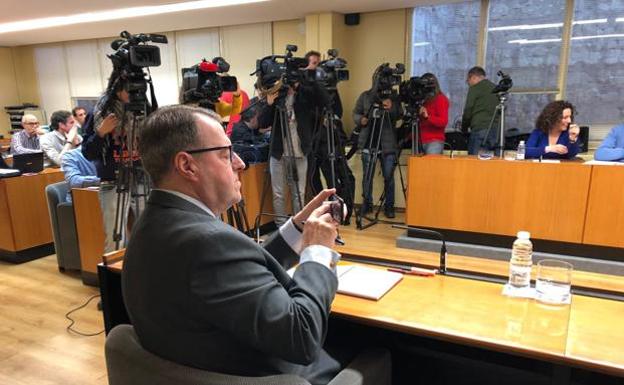 Sala del Parlamento de La Rioja donde se realizó la telecomparecencia de Luis Bárcenas.