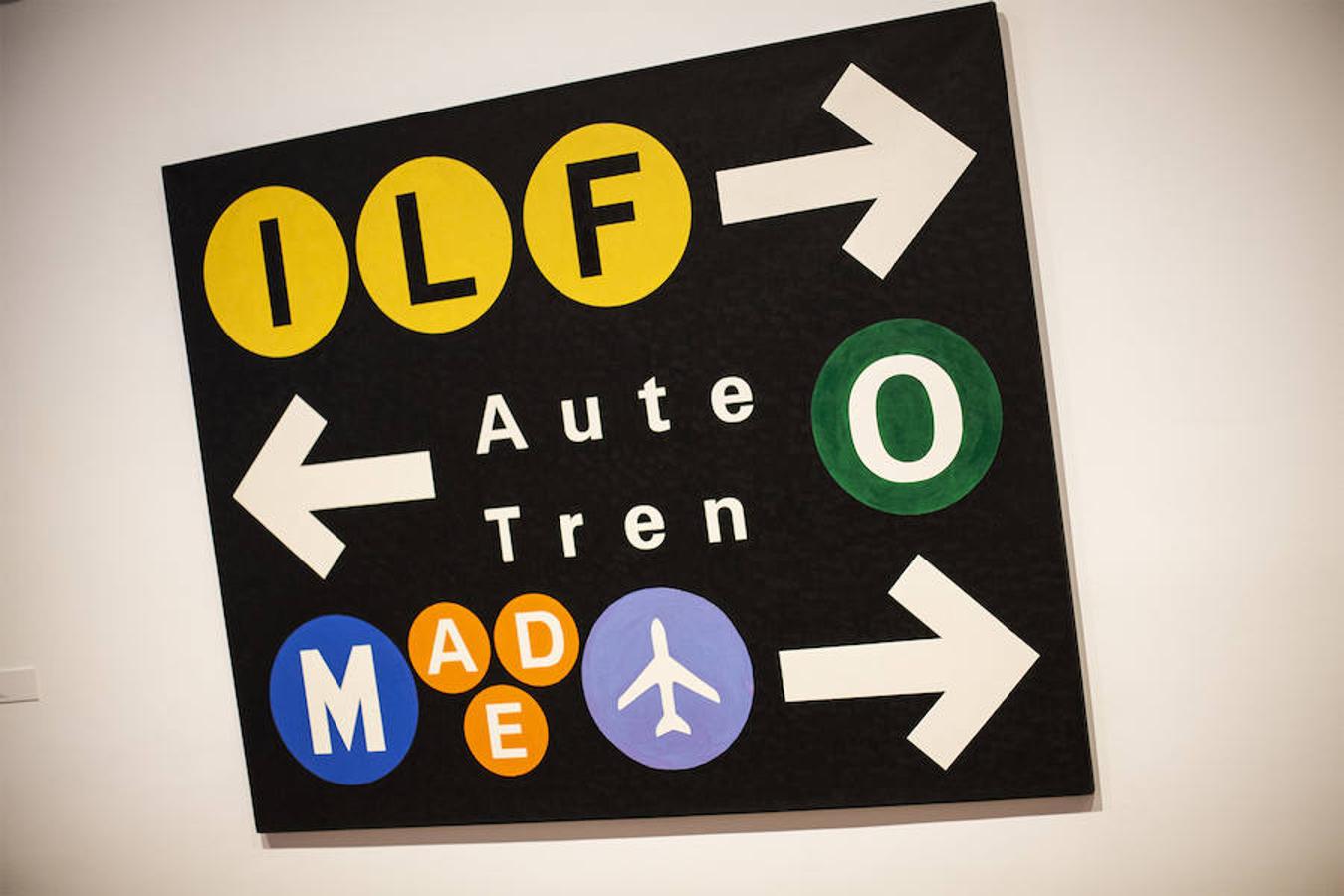 El creador malagueño firma en el museo nacional una ambiciosa retrospectiva que repasa cuatro décadas de trayectoria