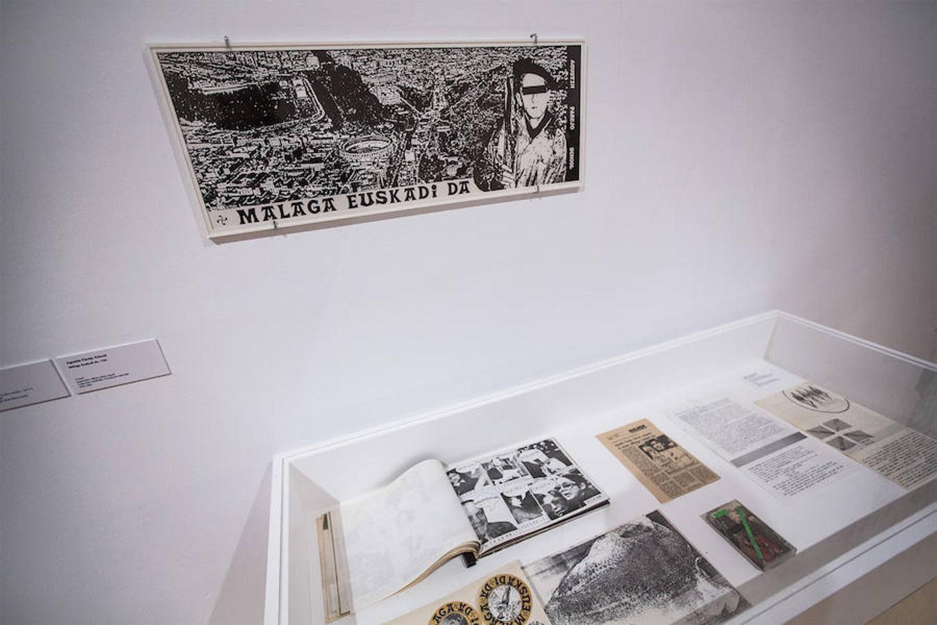 El creador malagueño firma en el museo nacional una ambiciosa retrospectiva que repasa cuatro décadas de trayectoria