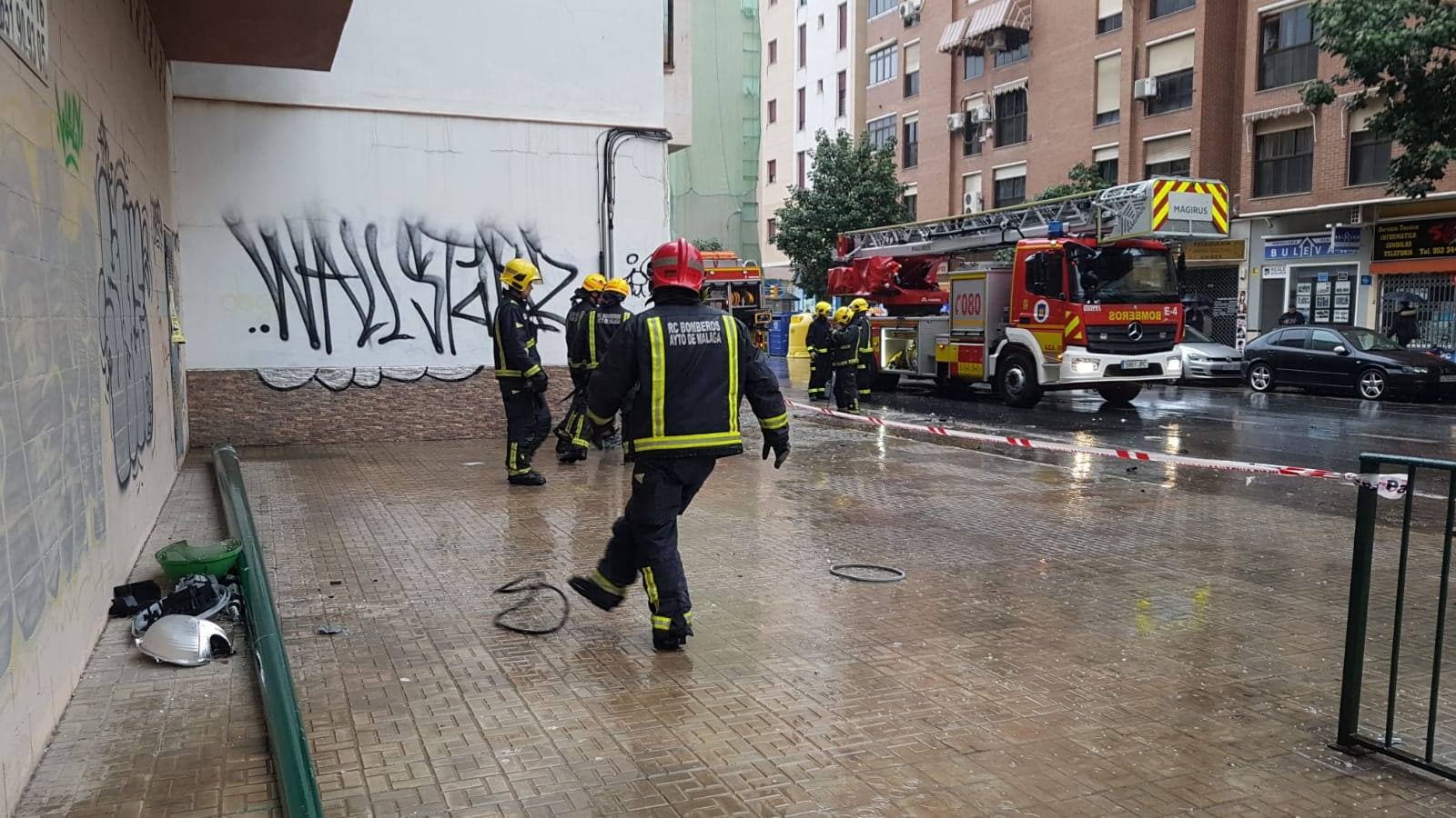 Los sanitarios han conseguido reanimar al conductor, que estuvo varios minutos en parada cardiorrespiratoria, y lo han trasladado al hospital