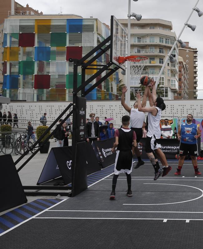 Los aficionados al baloncesto tienen la oportunidad de participar y ganar premios en el Torneo 3 contra 3 que se celebra este sábado y domingoi