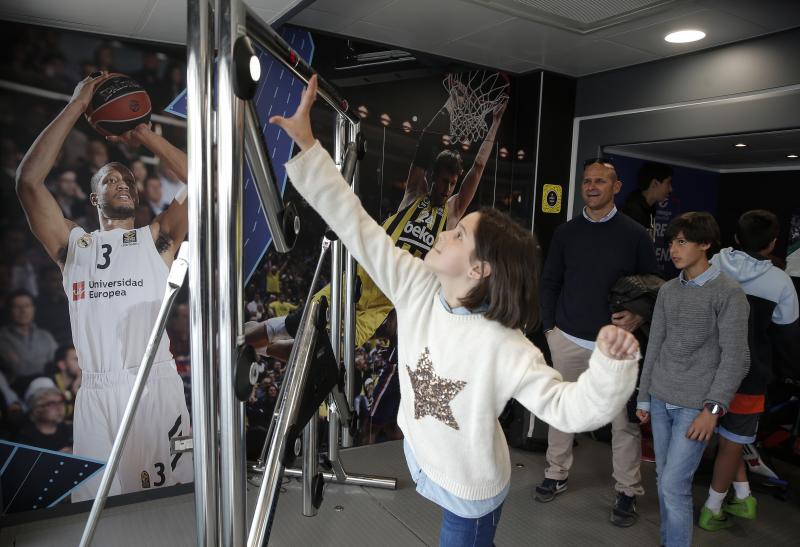 Los aficionados al baloncesto tienen la oportunidad de participar y ganar premios en el Torneo 3 contra 3 que se celebra este sábado y domingoi