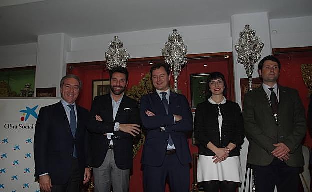 Presentación de las nuevas piezas de orfebrería, en la casa hermandad de Estudiantes. 