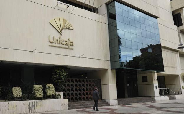 Unicaja Banco saca a la venta un paquete de mil millones en inmuebles adjudicados y créditos dudosos