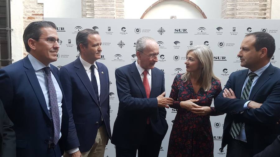 El libro es un gran homenaje a Garrido y a Gonzàlez, pero también un homenaje a la Semana Santa y a las cofradías de Málaga que se entregará con SUR.