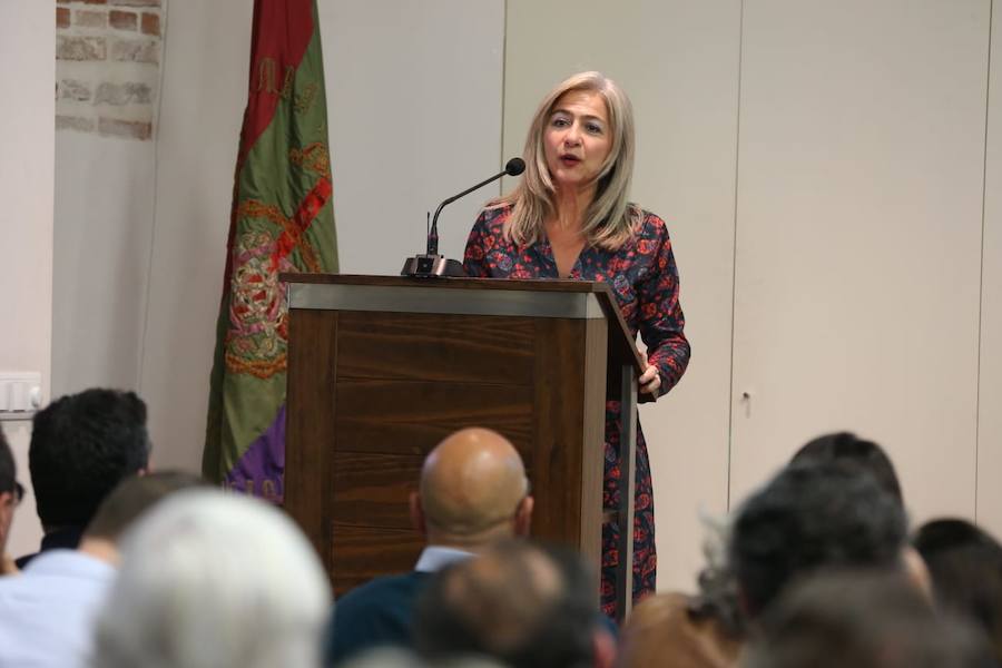 El libro es un gran homenaje a Garrido y a Gonzàlez, pero también un homenaje a la Semana Santa y a las cofradías de Málaga que se entregará con SUR.