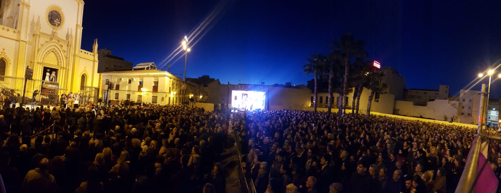 Las mejores imágenes de la misa del alba, el acto en el Hospital Civil y el recorrido por la Trinidad de los titulares de la Cofradía del Cautivo y La Trinidad este 2019.