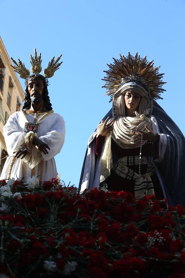 Las mejores imágenes de la misa del alba, el acto en el Hospital Civil y el recorrido por la Trinidad de los titulares de la Cofradía del Cautivo y La Trinidad este 2019.