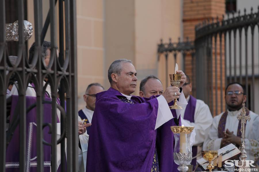 Las mejores imágenes de la misa del alba, el acto en el Hospital Civil y el recorrido por la Trinidad de los titulares de la Cofradía del Cautivo y La Trinidad este 2019.