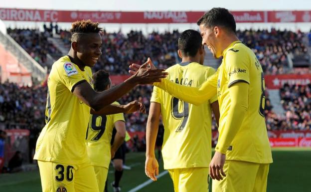 Samuel Chukwueze, celebra con sus compañeros su gol ante el Girona.