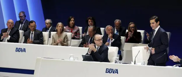 El presidente del BBVA, Carlos Torres, en la última Junta de Accionistas. :: luis tejido/efe