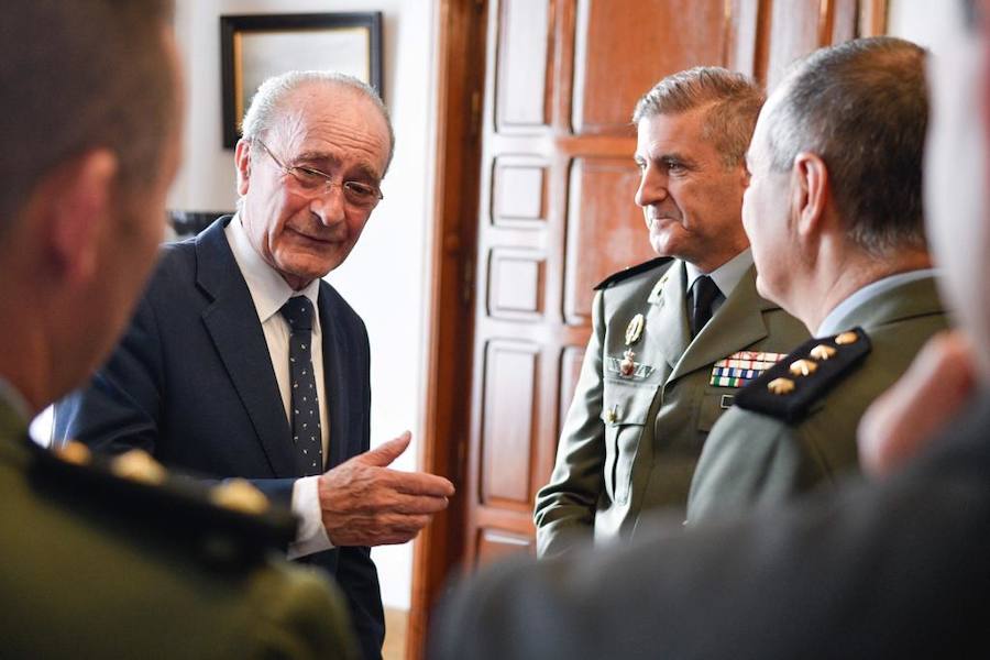 Uno de los momentos más esperados es la exhibición de saltos en la playa de la Caleta