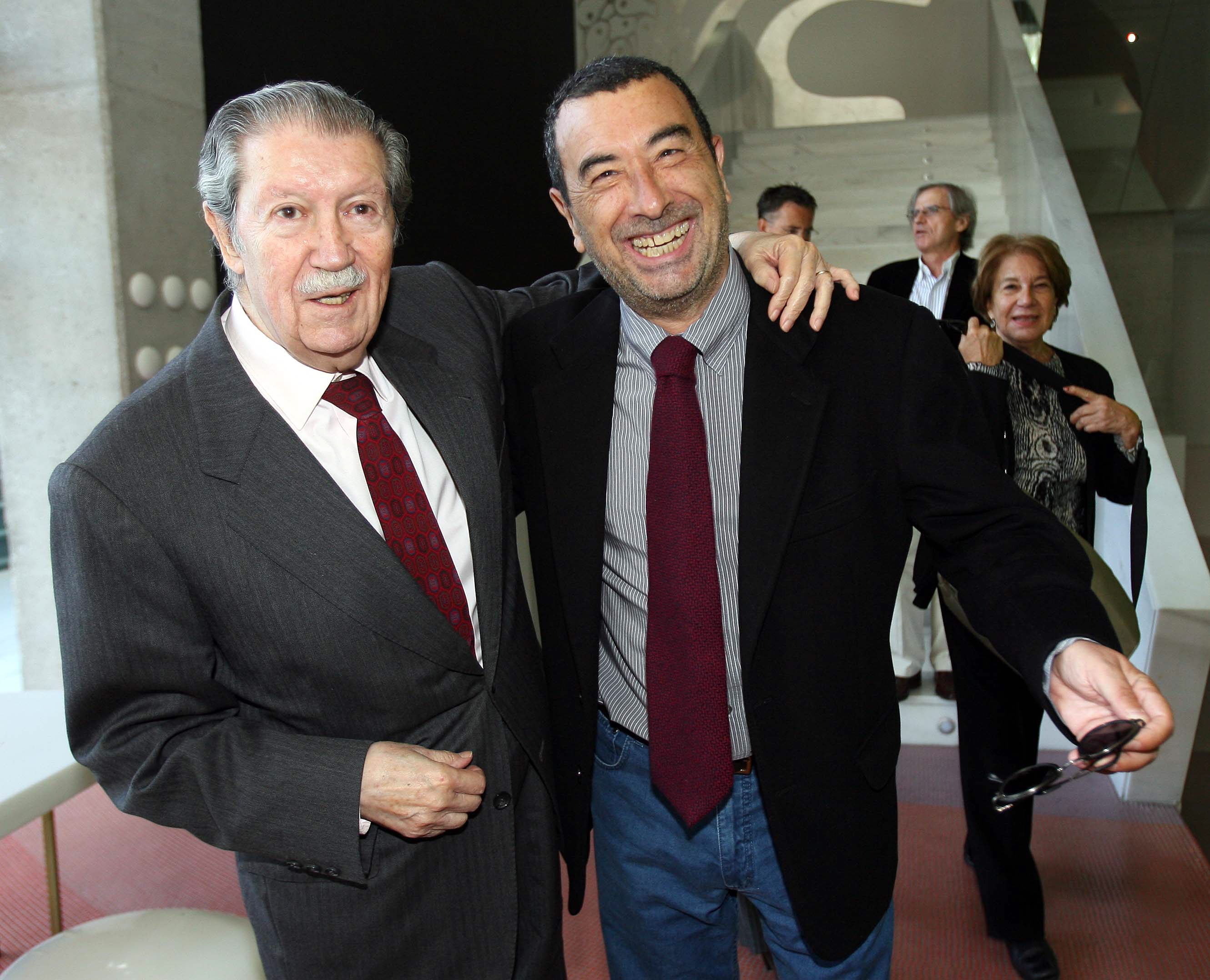Manuel Alcántara, con su amigo José Luis Garcí.