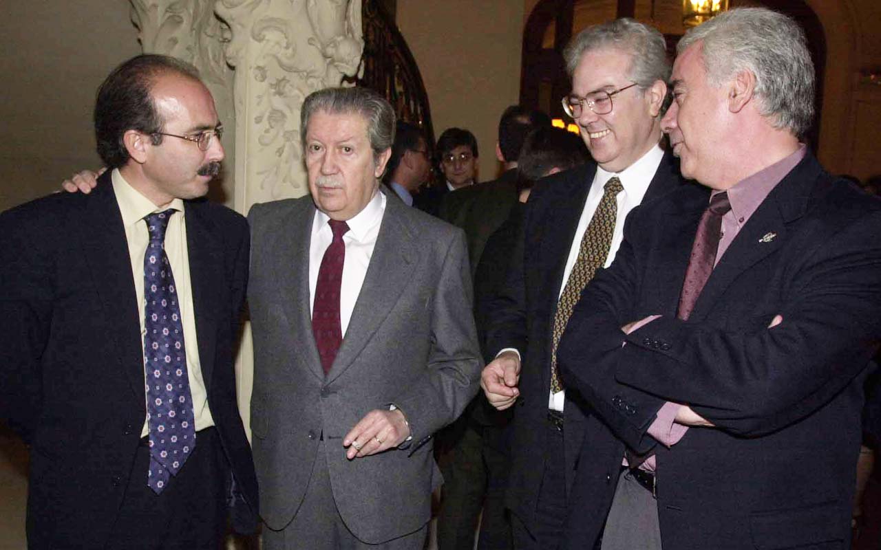 Manuel Alcántara con José Antonio Frías, Juan Soto y Luciano Alonso, en Fitur. 