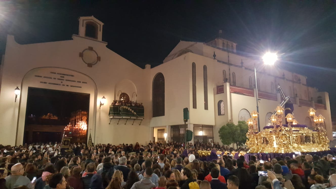 Las fotos de las cofradías del Jueves Santo: Sagrada Cena, Santa Cruz, Viñeros, Vera Cruz, Zamarrilla, Mena, Misericordia, Esperanza.