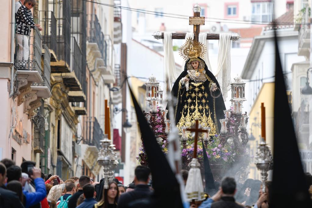 Las fotos de las cofradías del Jueves Santo: Sagrada Cena, Santa Cruz, Viñeros, Vera Cruz, Zamarrilla, Mena, Misericordia, Esperanza.