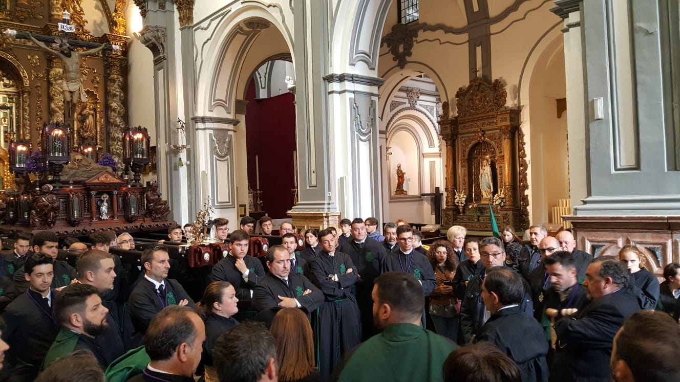 Las fotos de las cofradías del Jueves Santo: Sagrada Cena, Santa Cruz, Viñeros, Vera Cruz, Zamarrilla, Mena, Misericordia, Esperanza.