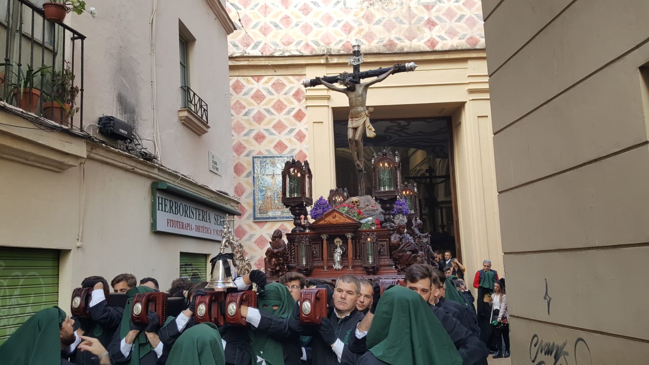 Las fotos de las cofradías del Jueves Santo: Sagrada Cena, Santa Cruz, Viñeros, Vera Cruz, Zamarrilla, Mena, Misericordia, Esperanza.