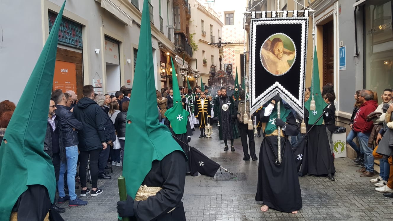 Las fotos de las cofradías del Jueves Santo: Sagrada Cena, Santa Cruz, Viñeros, Vera Cruz, Zamarrilla, Mena, Misericordia, Esperanza.