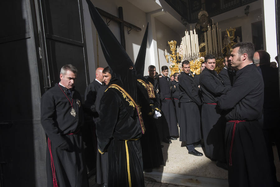 Las fotos de las cofradías del Jueves Santo: Sagrada Cena, Santa Cruz, Viñeros, Vera Cruz, Zamarrilla, Mena, Misericordia, Esperanza.