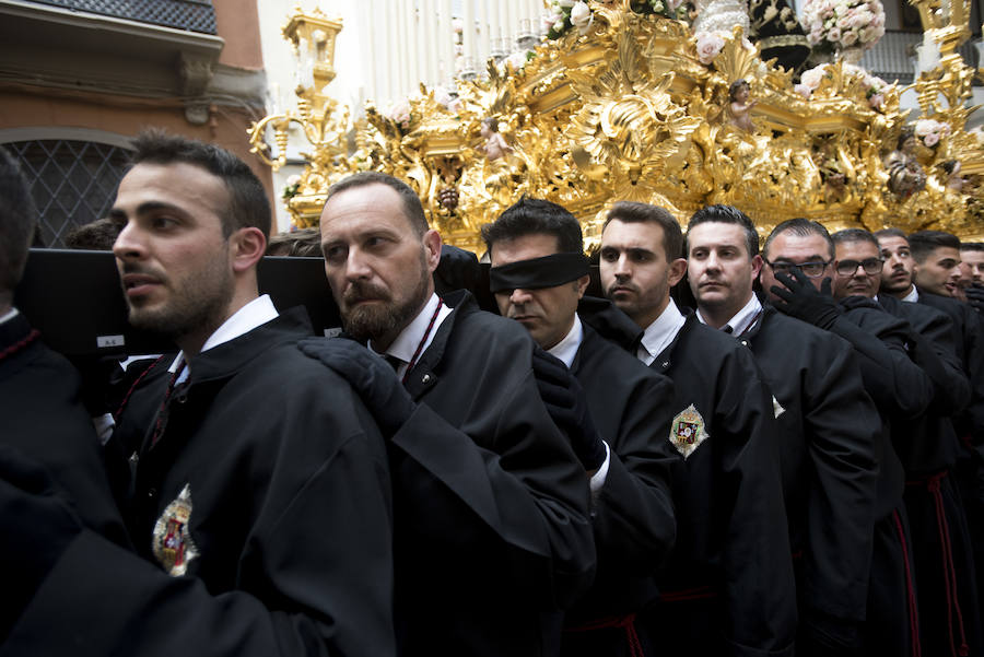 Las fotos de las cofradías del Jueves Santo: Sagrada Cena, Santa Cruz, Viñeros, Vera Cruz, Zamarrilla, Mena, Misericordia, Esperanza.