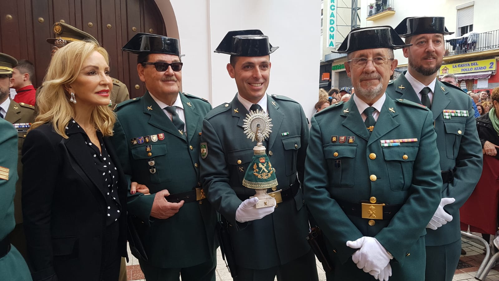 Las fotos de las cofradías del Jueves Santo: Sagrada Cena, Santa Cruz, Viñeros, Vera Cruz, Zamarrilla, Mena, Misericordia, Esperanza.