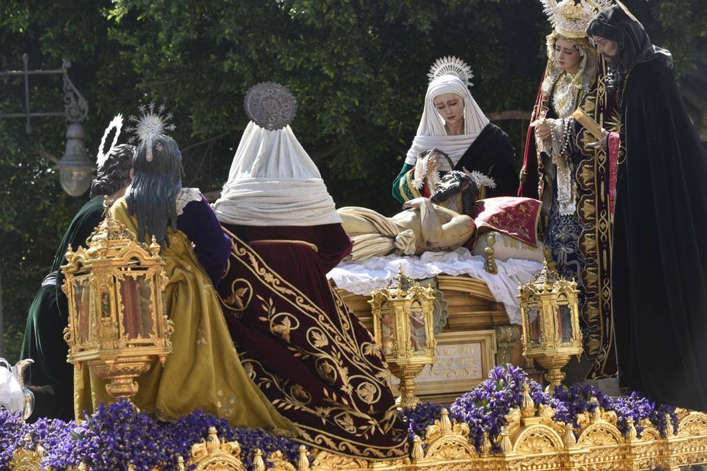 Las fotos de las cofradías del Viernes Santo: Monte Calvario