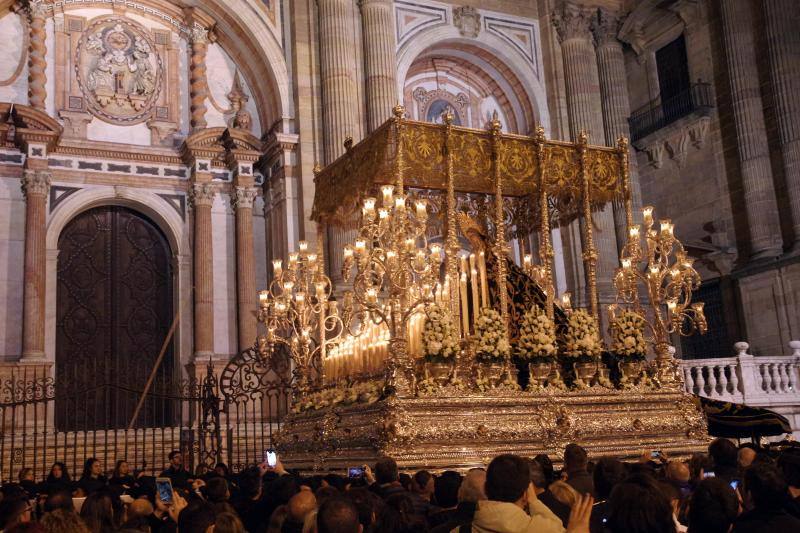 Las fotos de las cofradías del Viernes Santo: Sepulcro en procesión