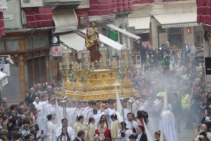 La procesión del Resucitado de Málaga, en imágenes