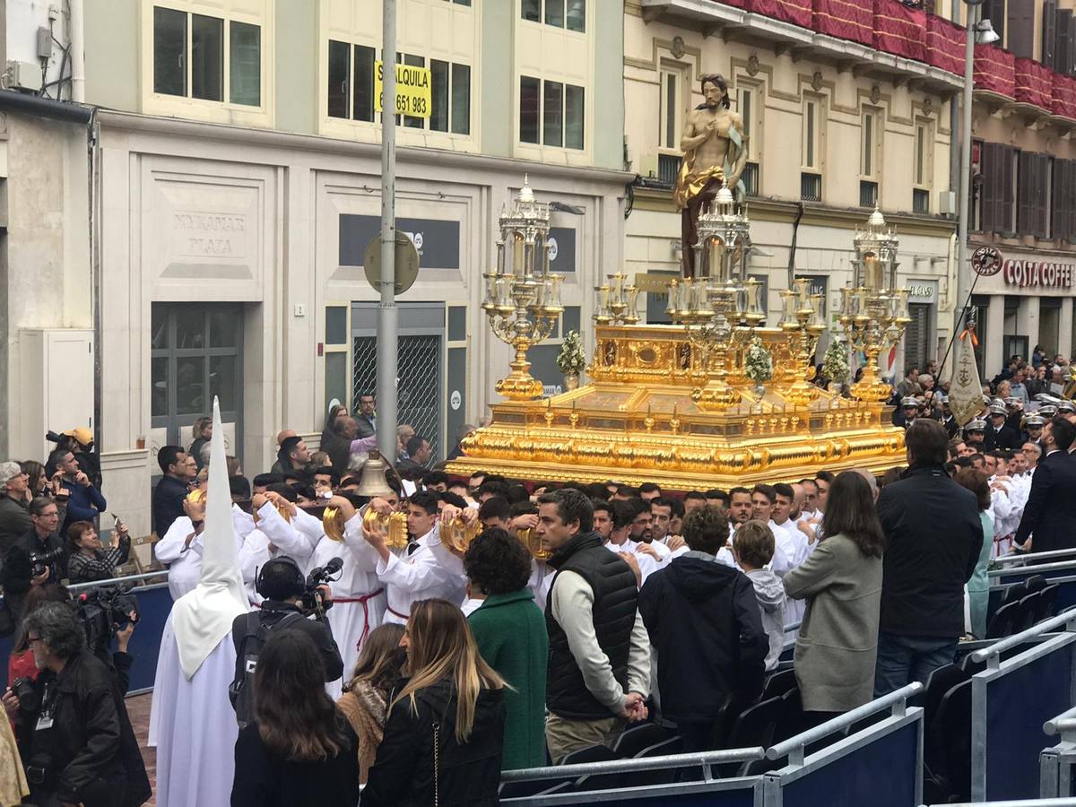 La procesión del Resucitado de Málaga, en imágenes