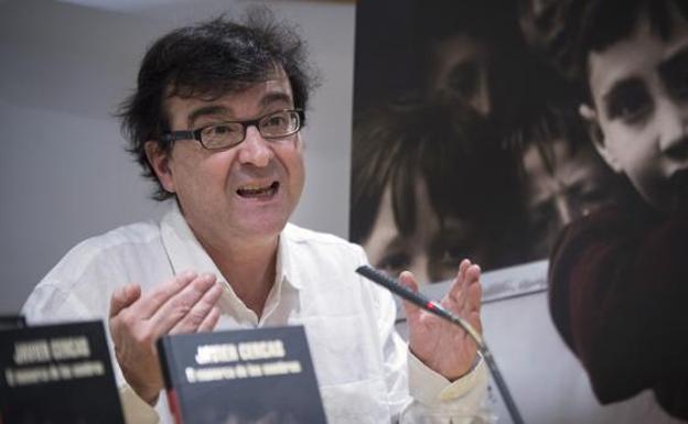 Javier Cercas, uno de los autores de la colección.