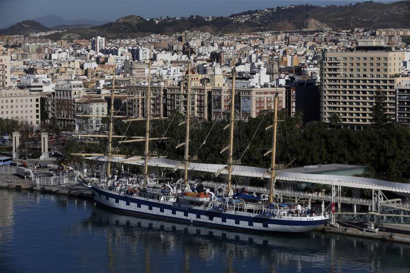 Este sábado, día con más cruceros en el recinto, con el añadido de que tres de los cinco barcos eran exclusivos. En la imagen, el crucero Royal 