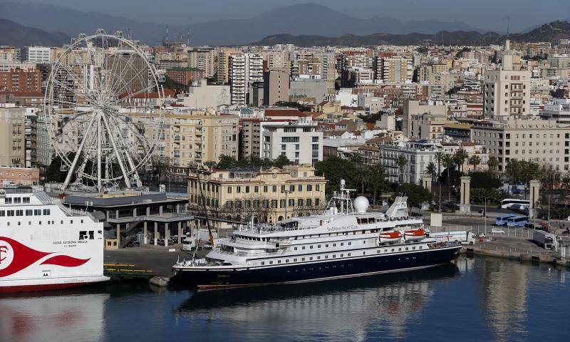 Este sábado, día con más cruceros en el recinto, con el añadido de que tres de los cinco barcos eran exclusivos. En la imagen, Seadream I