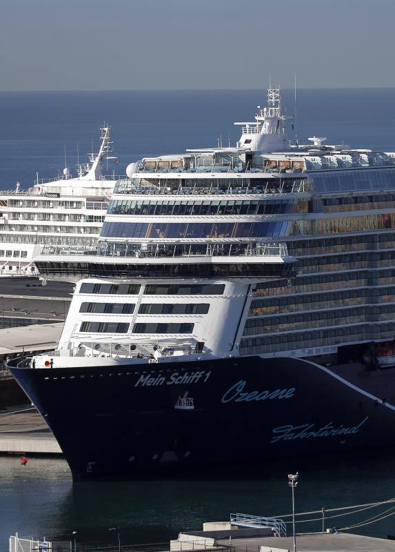 Este sábado, día con más cruceros en el recinto, con el añadido de que tres de los cinco barcos eran exclusivos. En la imagen, el crucero ‘Mein Schiff 1’.