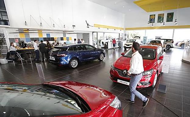 La compra de coches por particulares se desploma en abril en Málaga