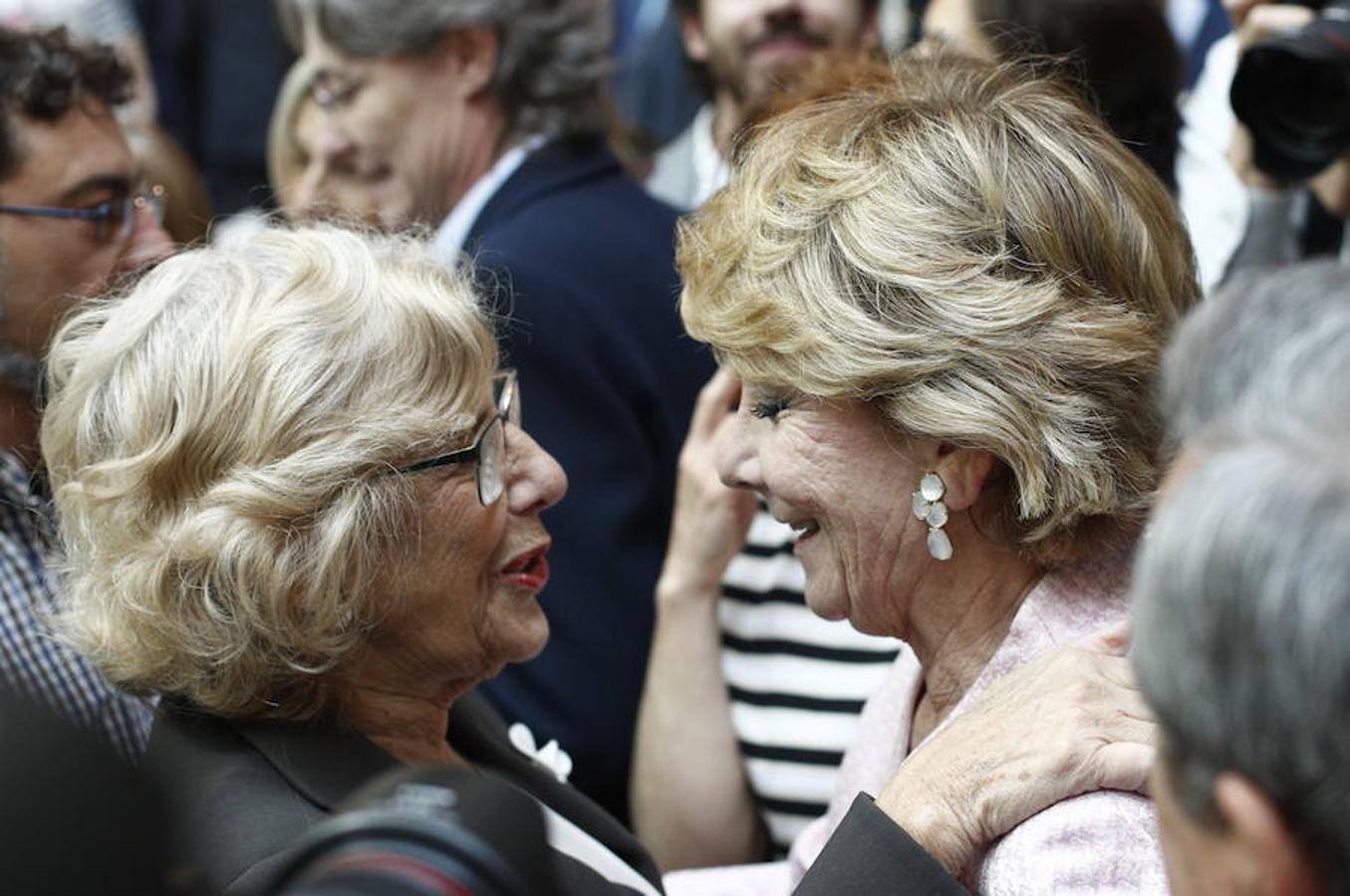 La expresidenta de la Comunidad de Madrid, Esperanza Aguirre, y la alcaldesa de Madrid, Manuela Carmena.