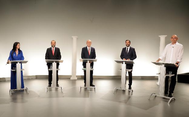 Los cinco candidatos, durante el debate