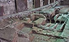 Restos que ya fueron encontrados en la anterior fase de excavación bajo los antiguos cines. 