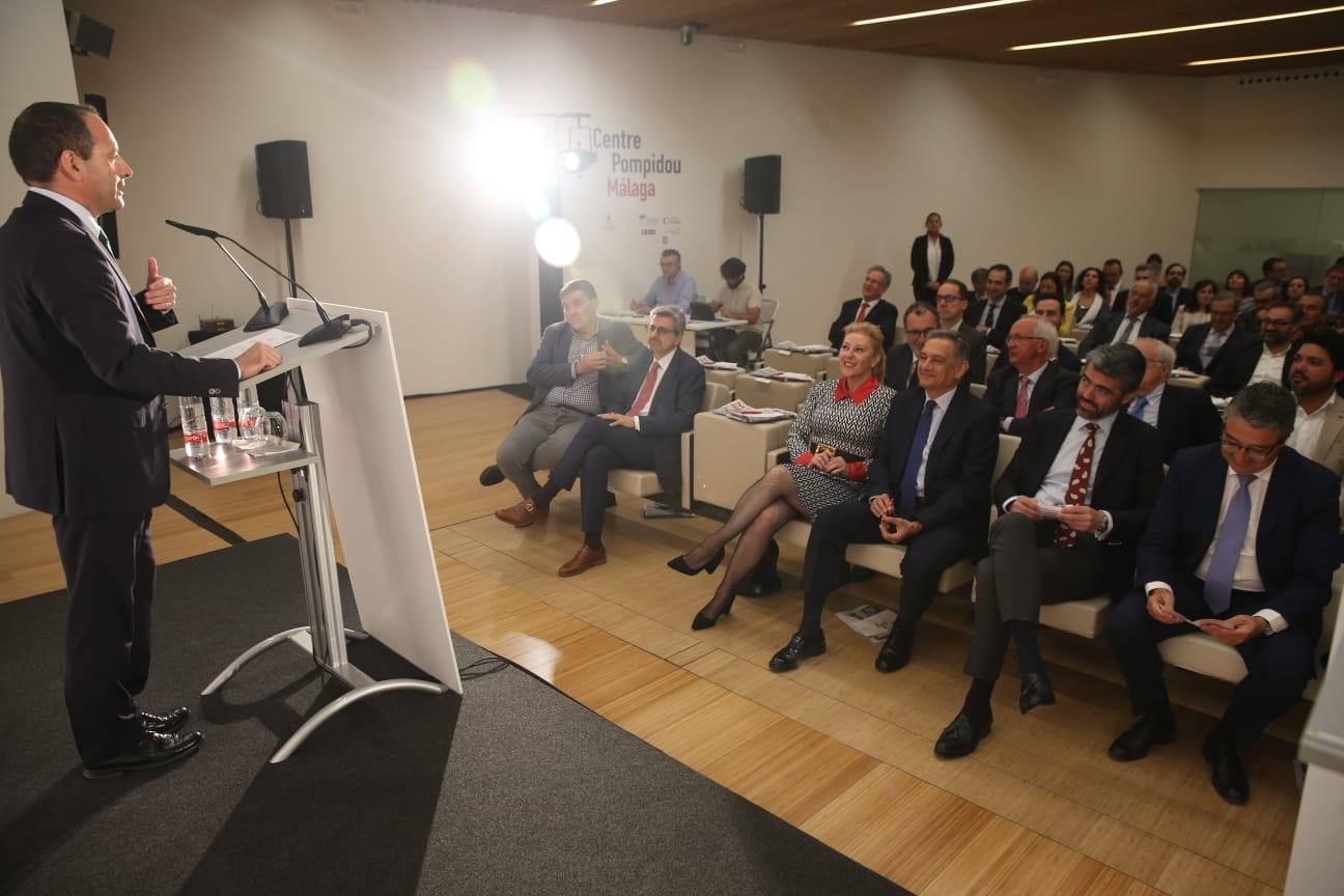 El encuentro organizado por SUR, la Diputación y AC Hoteles se celebra esta mañana en el Pompidou