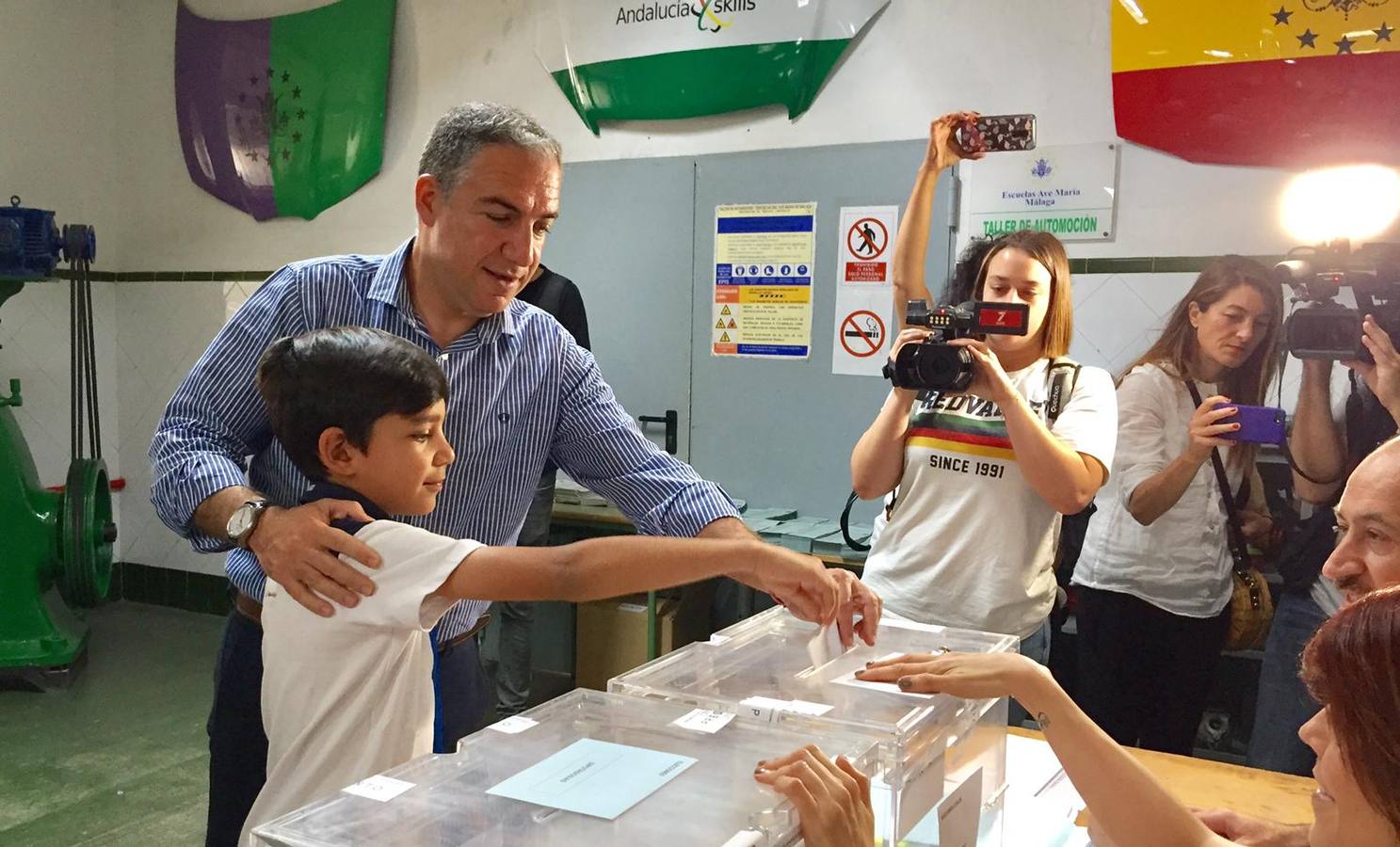 Desde las nueve de la mañana del domingo 26 de mayo los malagueños acudieron a las urnas para elegir a sus alcaldes y rpresentantes en el partlamento europeo. Estas son las imágenes de una nueva jornada electoral. 