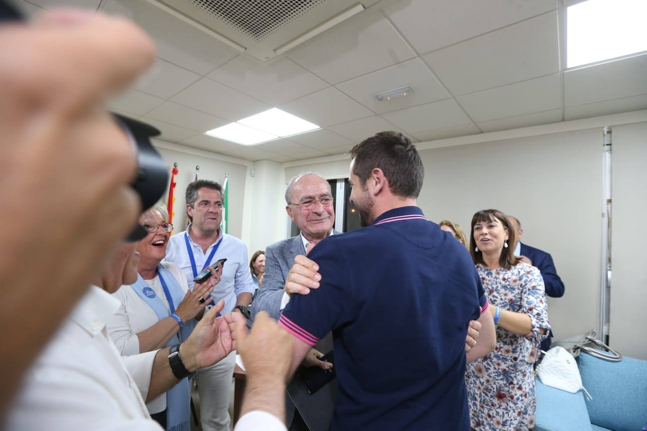 Celebración del Paco de la Torre en la sede del PP. 